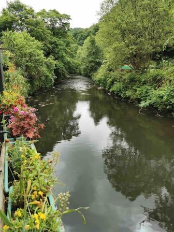 Beautiful Riverside Home, Hebden Bridge, Woodland Views, Sleeps 2 - 9 エクステリア 写真