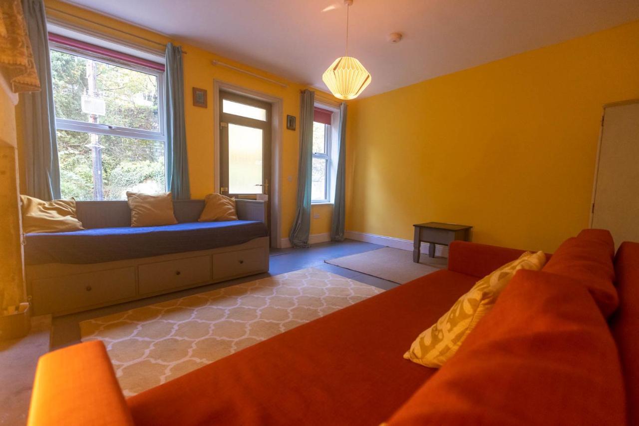 Beautiful Riverside Home, Hebden Bridge, Woodland Views, Sleeps 2 - 9 エクステリア 写真