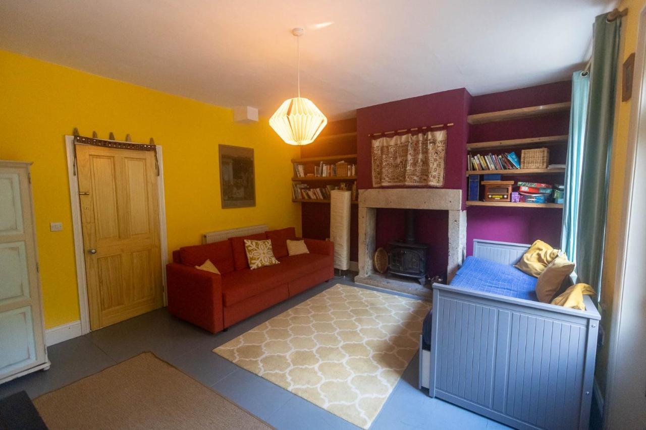 Beautiful Riverside Home, Hebden Bridge, Woodland Views, Sleeps 2 - 9 エクステリア 写真