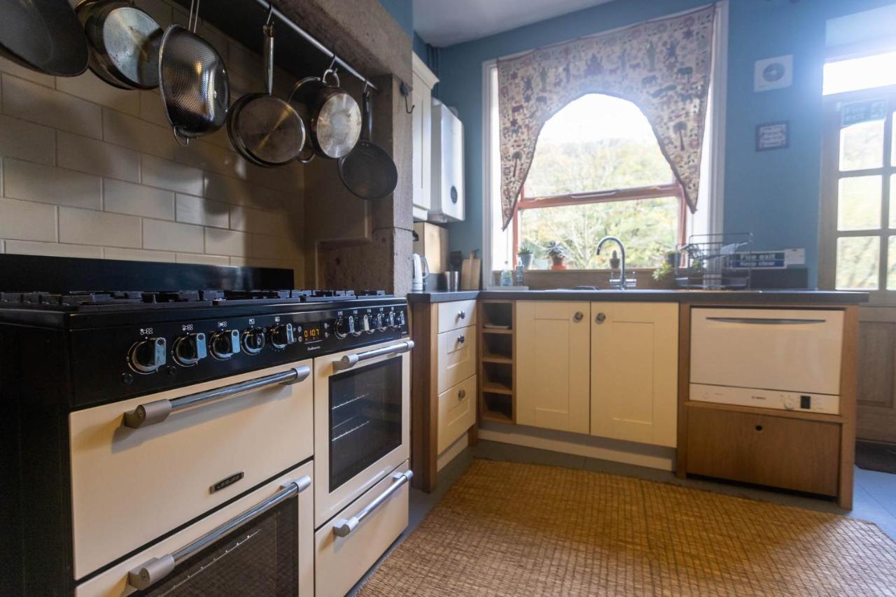Beautiful Riverside Home, Hebden Bridge, Woodland Views, Sleeps 2 - 9 エクステリア 写真