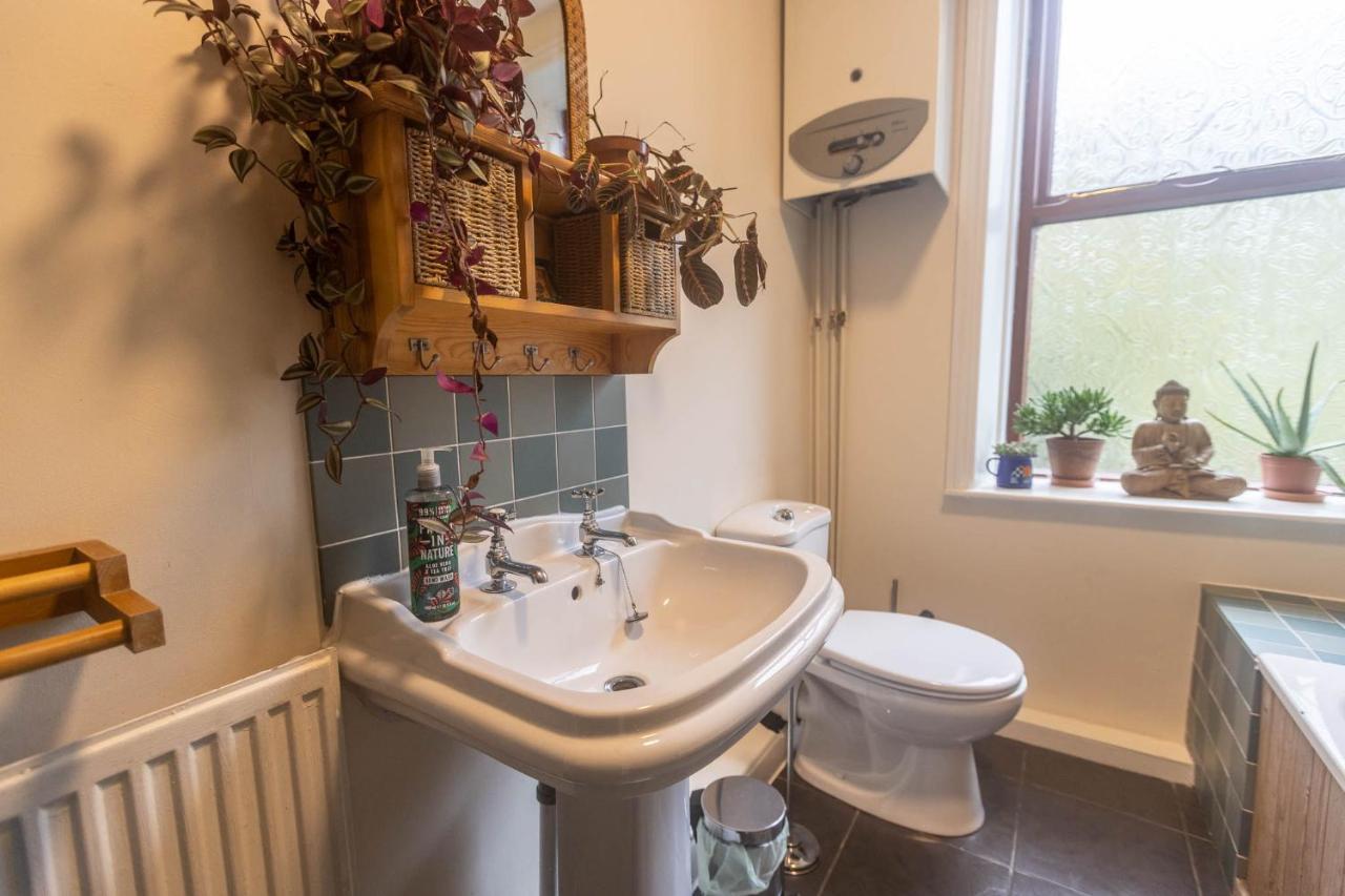 Beautiful Riverside Home, Hebden Bridge, Woodland Views, Sleeps 2 - 9 エクステリア 写真