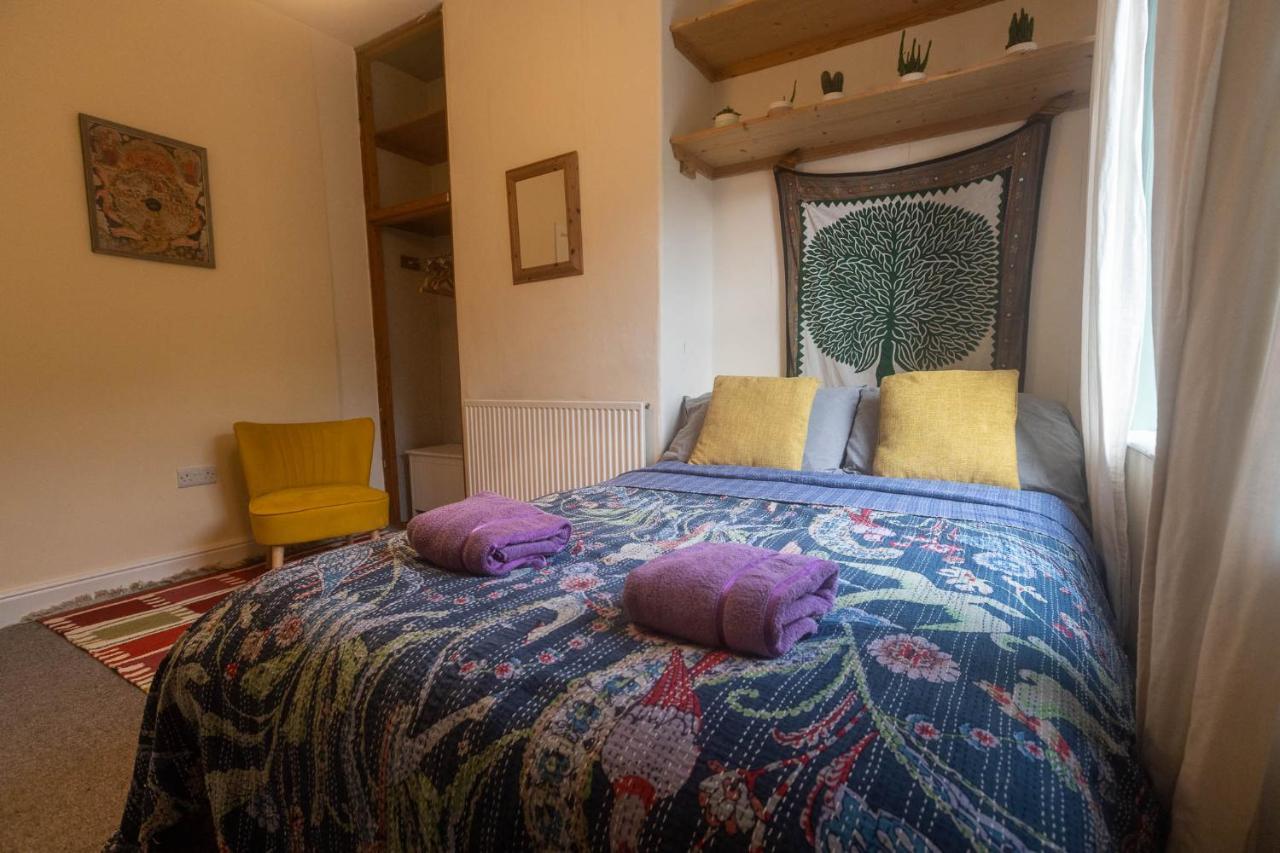 Beautiful Riverside Home, Hebden Bridge, Woodland Views, Sleeps 2 - 9 エクステリア 写真
