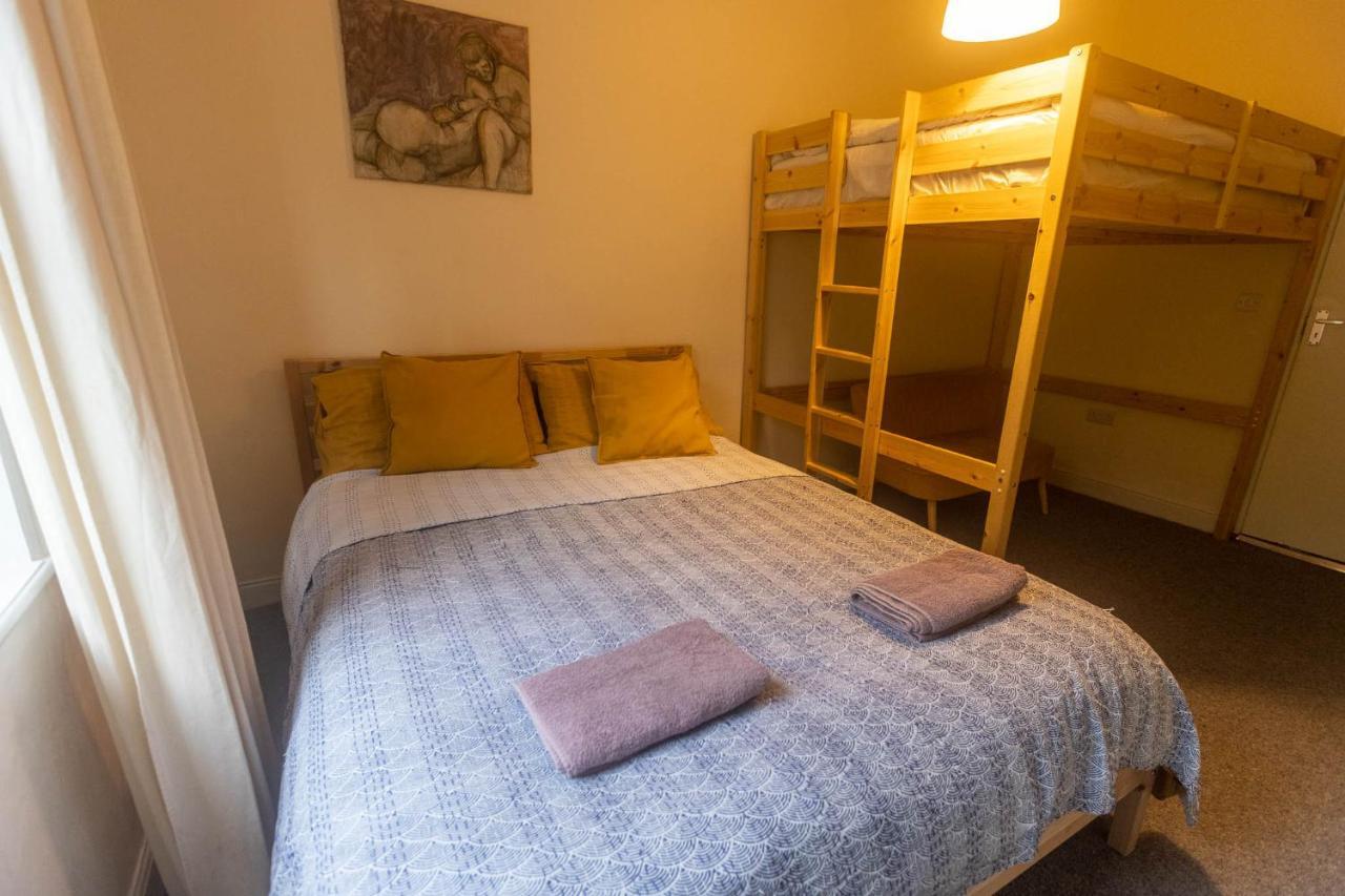 Beautiful Riverside Home, Hebden Bridge, Woodland Views, Sleeps 2 - 9 エクステリア 写真