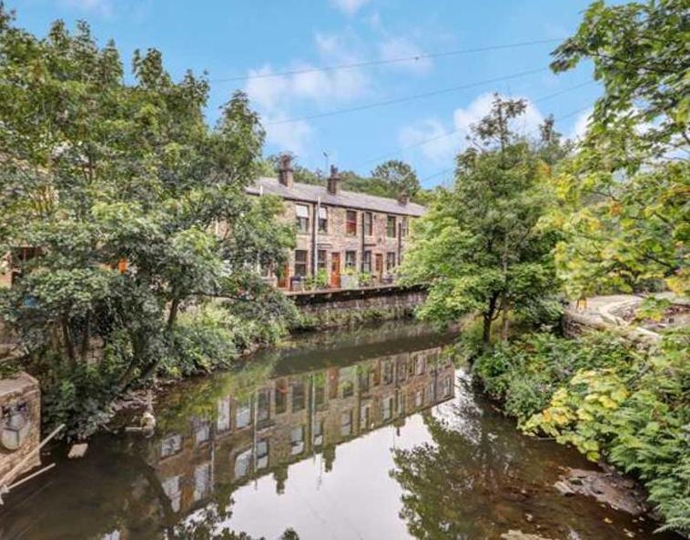 Beautiful Riverside Home, Hebden Bridge, Woodland Views, Sleeps 2 - 9 エクステリア 写真