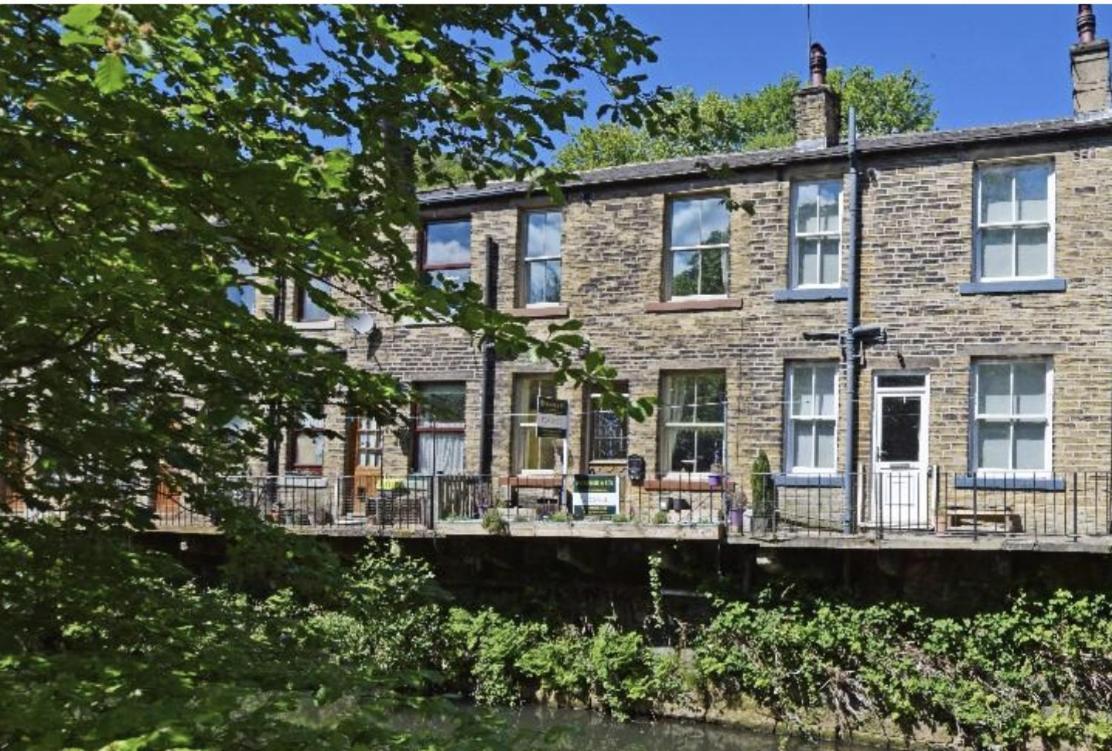 Beautiful Riverside Home, Hebden Bridge, Woodland Views, Sleeps 2 - 9 エクステリア 写真