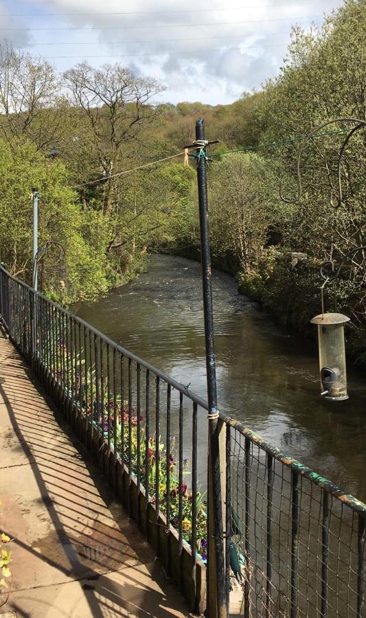 Beautiful Riverside Home, Hebden Bridge, Woodland Views, Sleeps 2 - 9 エクステリア 写真